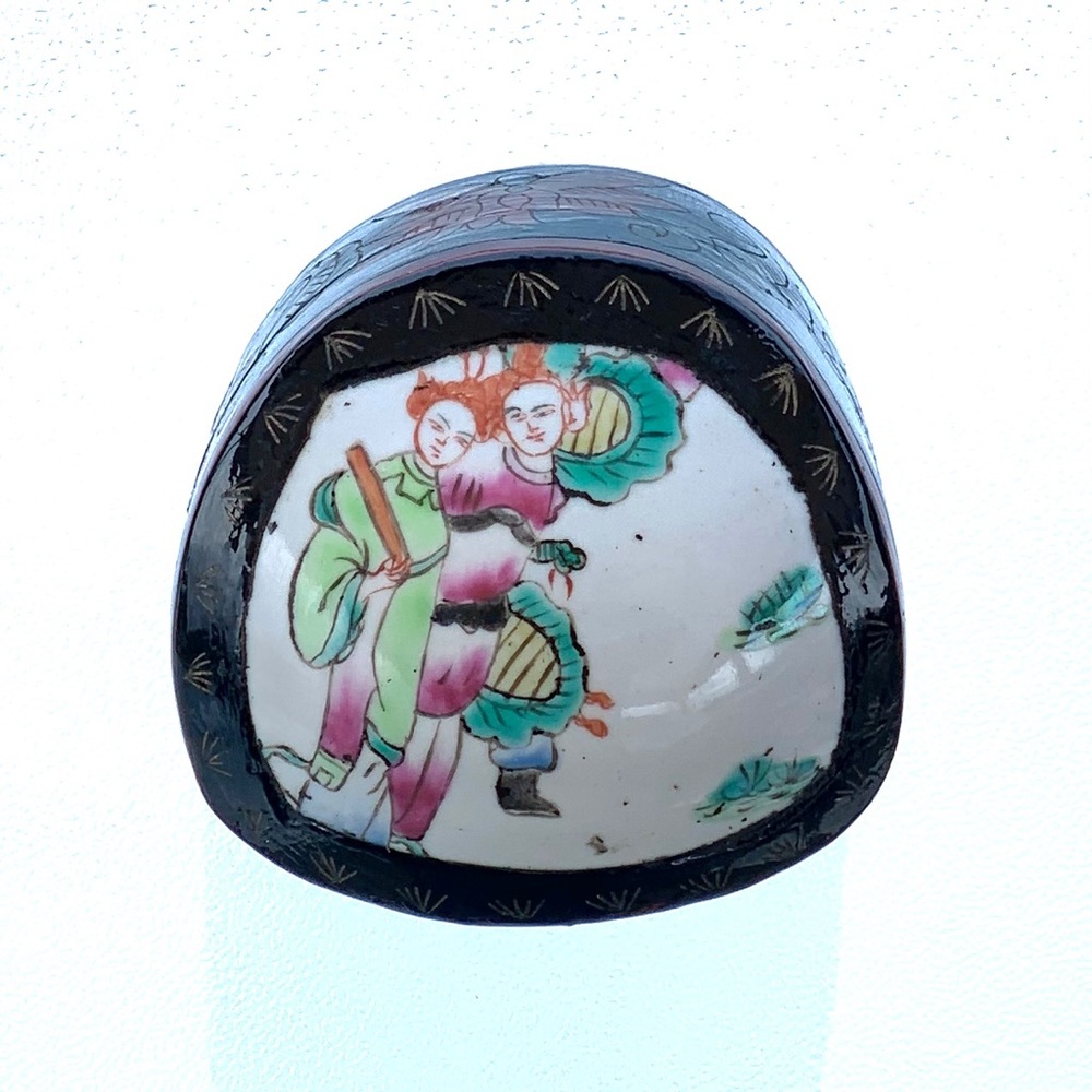 Chinese Lacquer Shard Trinket Box - Picture 2 of 8